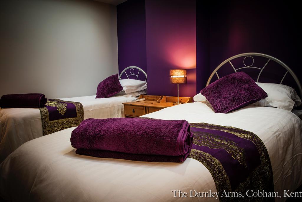 The Darnley Arms Hotel Gravesend Room photo